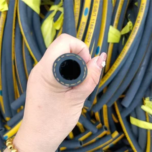 China Manufacturers’ Black Oil Resistant Braided Cotton Fuel Hose Low Pressure EPDM and Rubber Water and Oil Conveyance