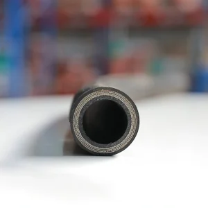 Factory High-pressure High Tensile Copper-plated Steel Wire Braided Rubber Hose EN853 2SN SAE R2AT Hydraulic Hose Made in China