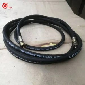 High Pressure Hydraulic Rubber Hoses High Tensile Wire Spiral Reinforcement ISO9001 Certified Synthetic Oil Cutting