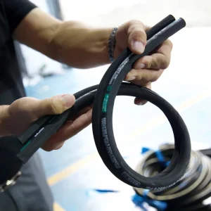 High Tensile Steel Wire Rubber Hydraulic Hose EN853 2SN SAE R2AT Wall Thickness 5.0 6.0mm Working Temperature 40C