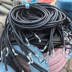 SAE 100 R2AT EN 853 2SN High Pressure Steel Wire Braided Hydraulic Rubber Hose for Excavator