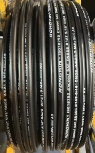 Smooth Surface 1/4 Inch Black Color En 853 2Sn/Sae 100 R2 at Flexible Hydraulic Rubber Hose Pipe